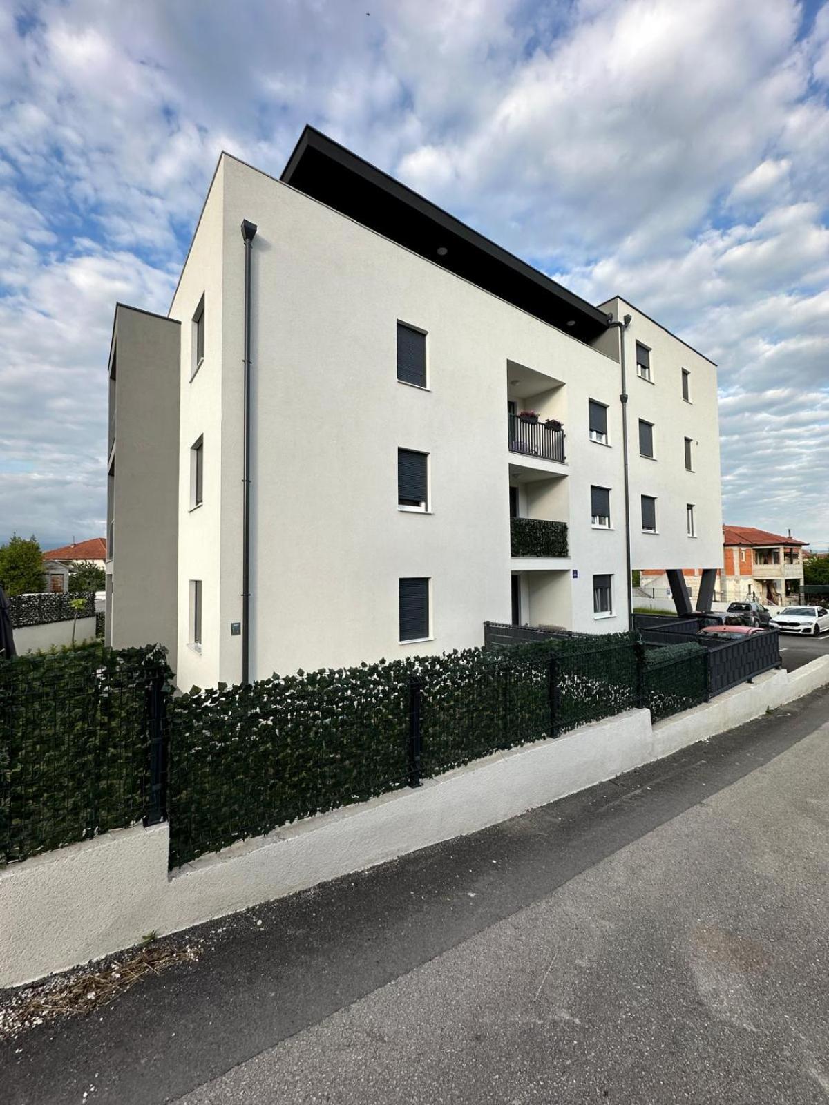 Studio Apartman Apollonia 锡尼 外观 照片